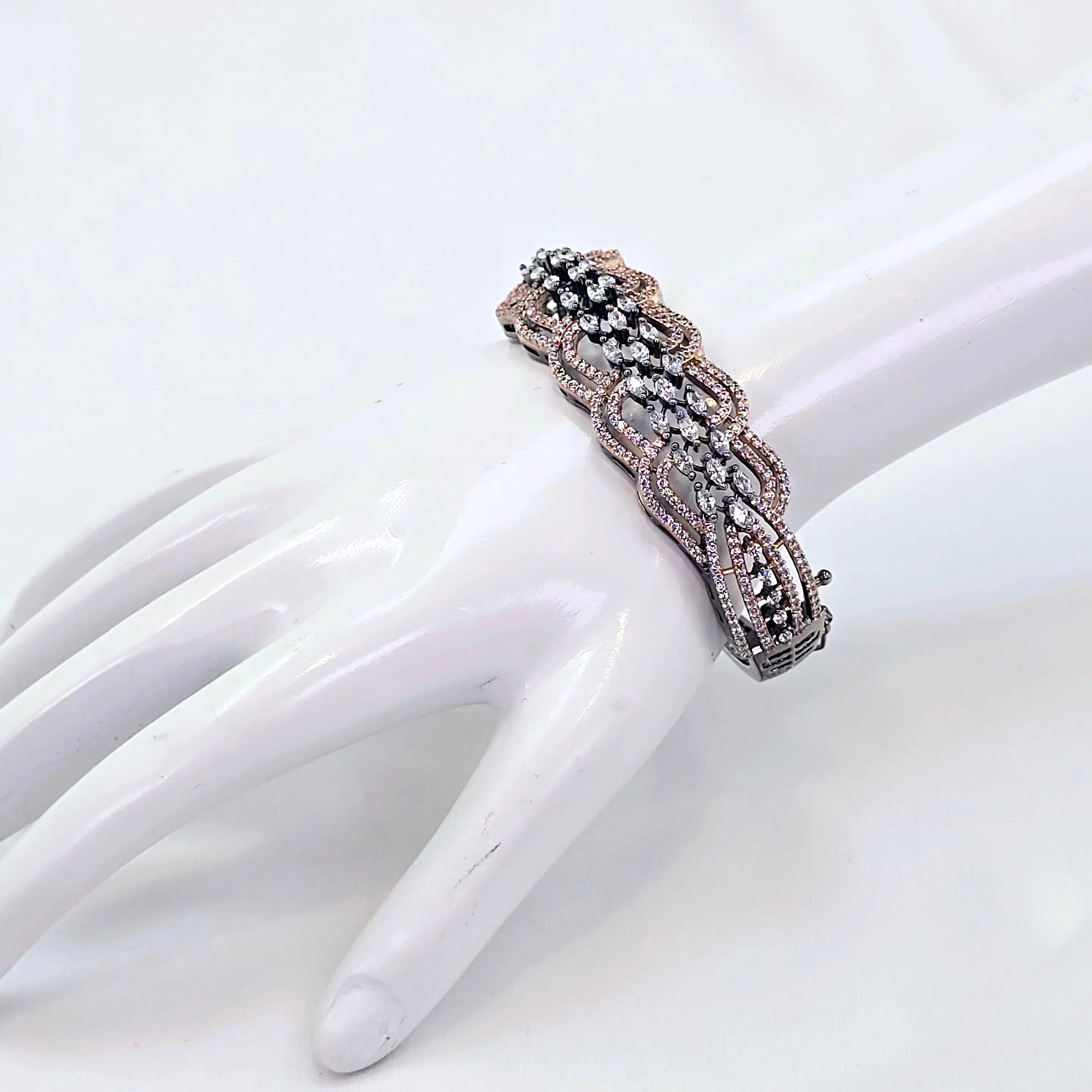 The Saisha Blackgold A.D Bracelet