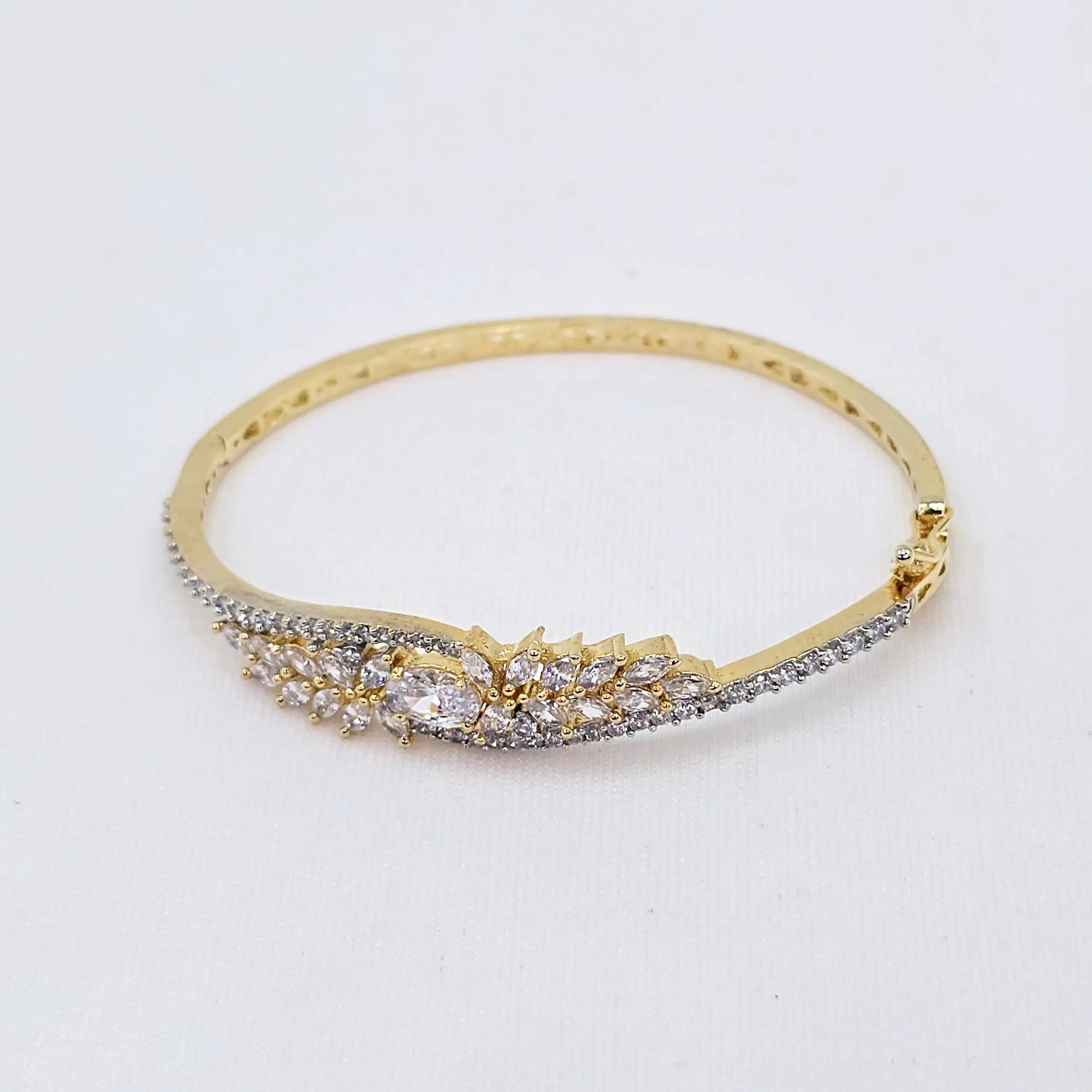 The Samidha Yellowgold A.D Bracelet