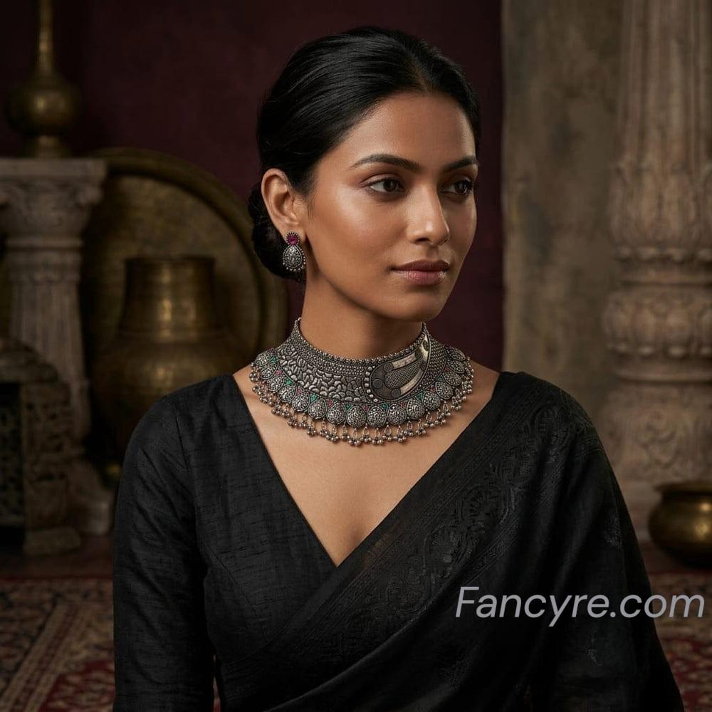 The Helan Oxidized Necklace