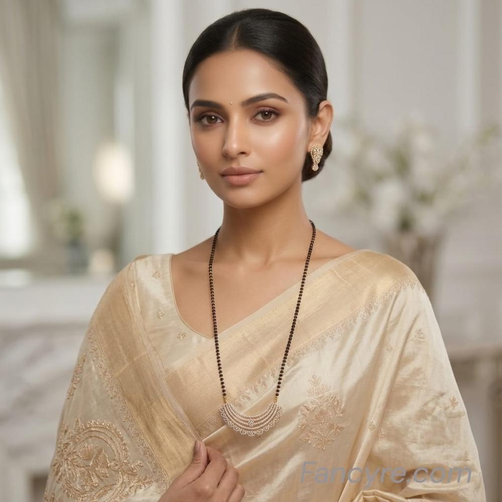 The Shimmer Yellowgold A.D Pendant Earring (M.S)