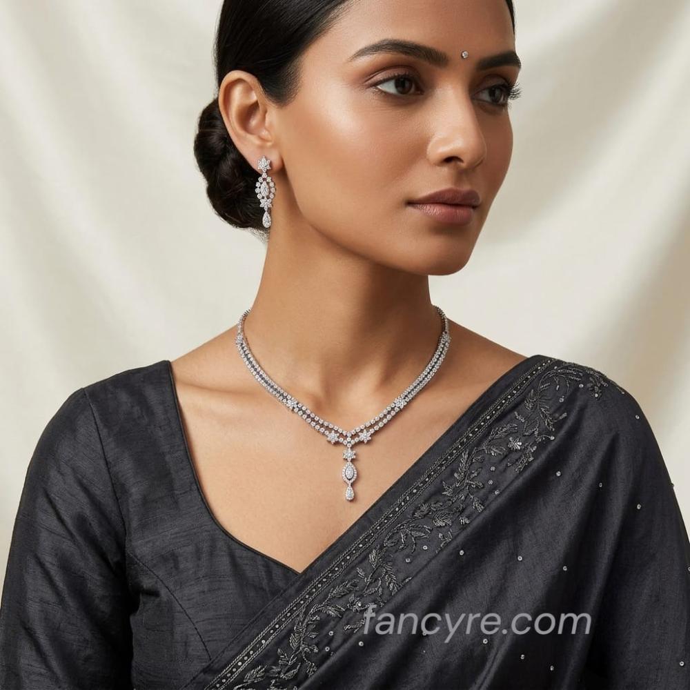 The Fiona Whitegold A.D Necklace