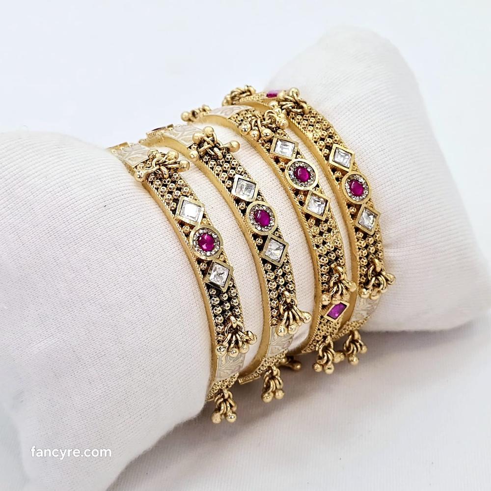 The Megha Rajwadi Bangle