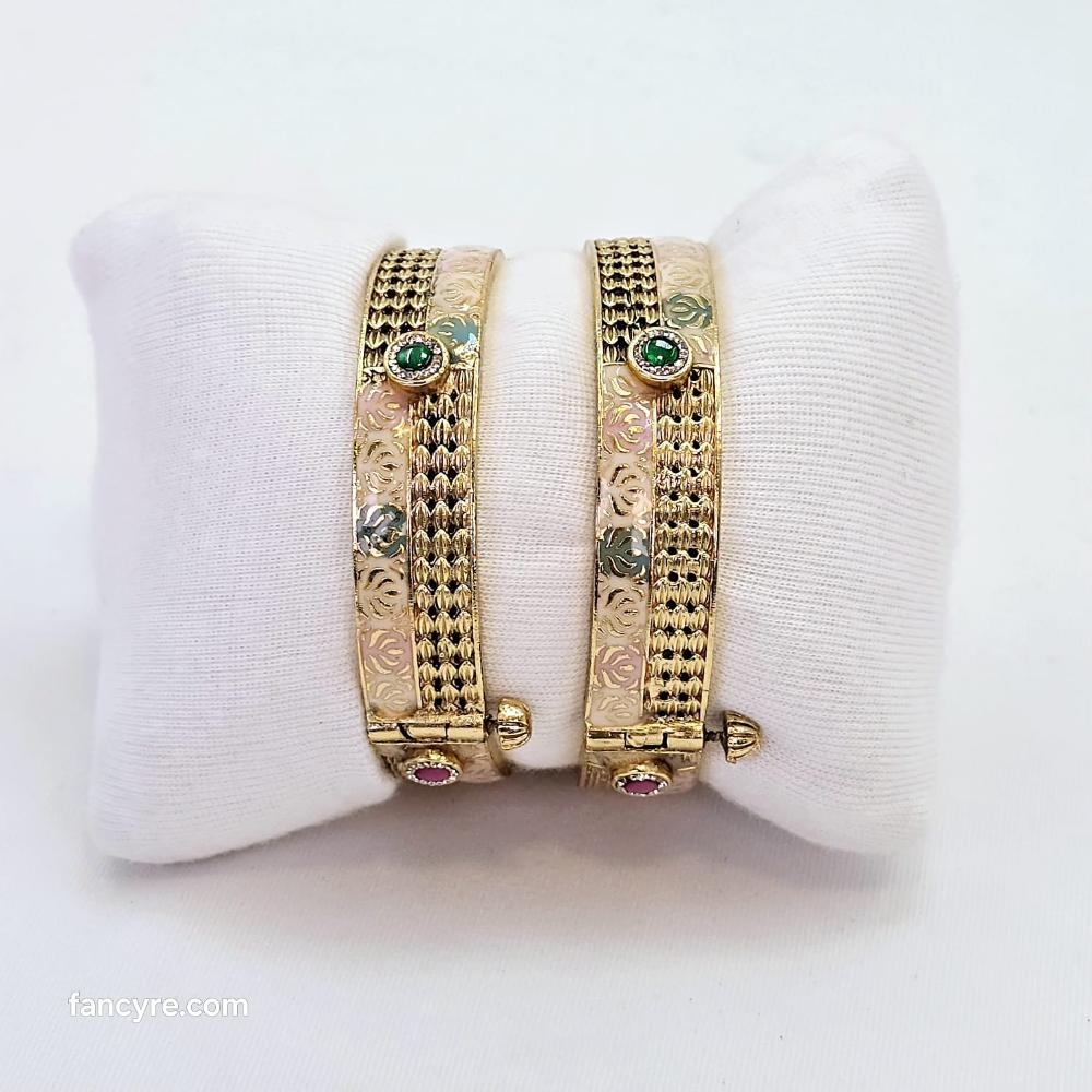 The Radha Rajwadi Bangle