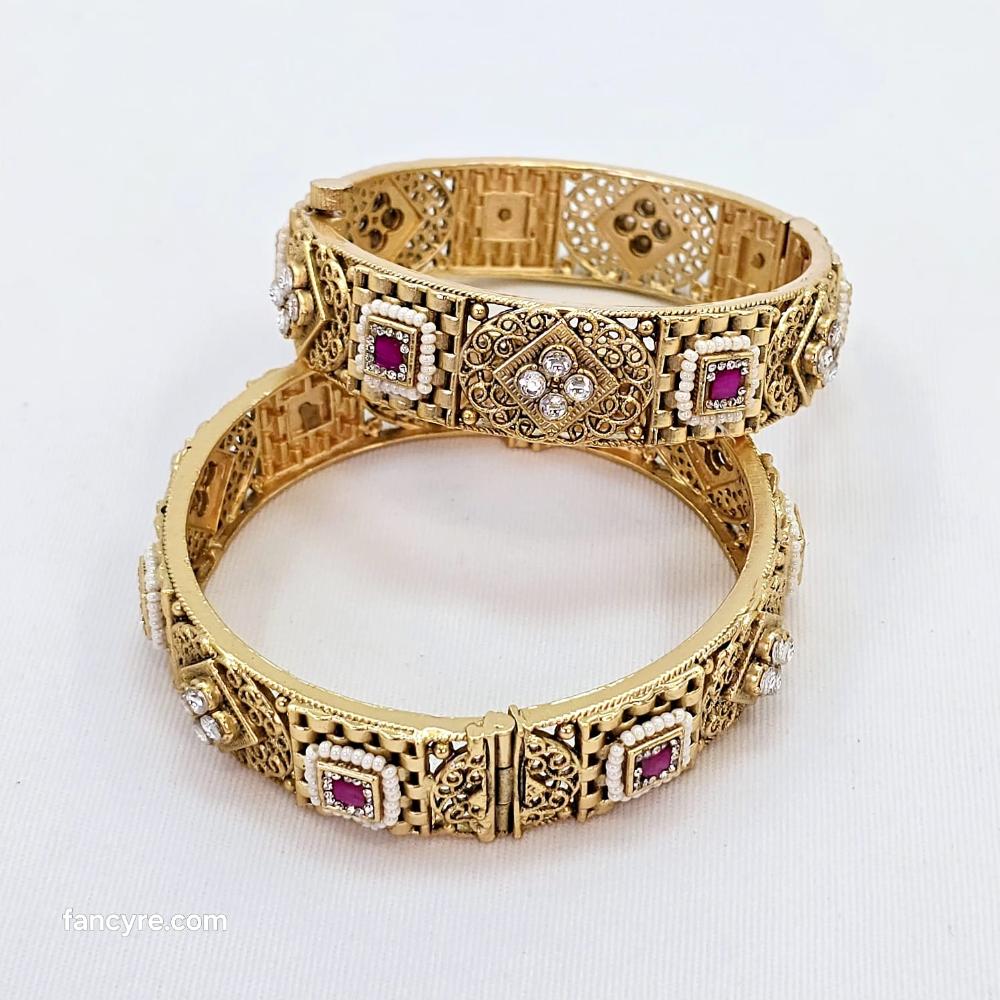 The Niha Rajwadi Bangle