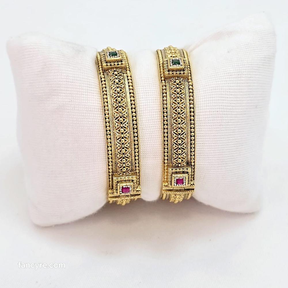 The Gitika Rajwadi Bangle