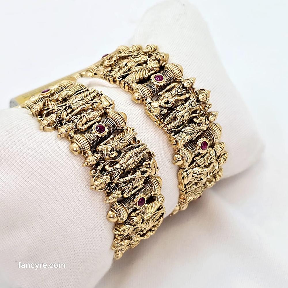 The Devi Rajwadi Bangle
