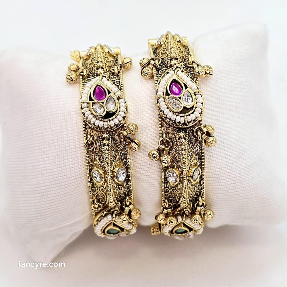 The Ridhima Rajwadi Bangle