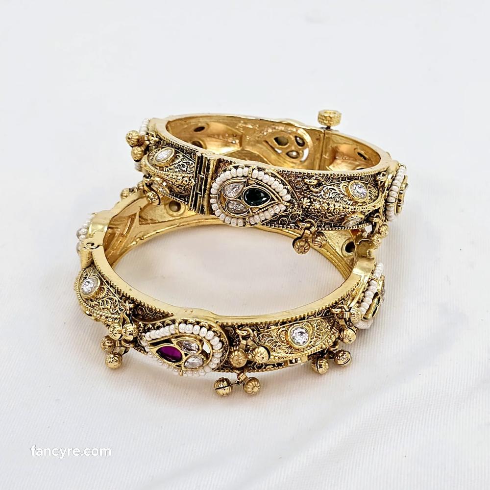 The Ridhima Rajwadi Bangle