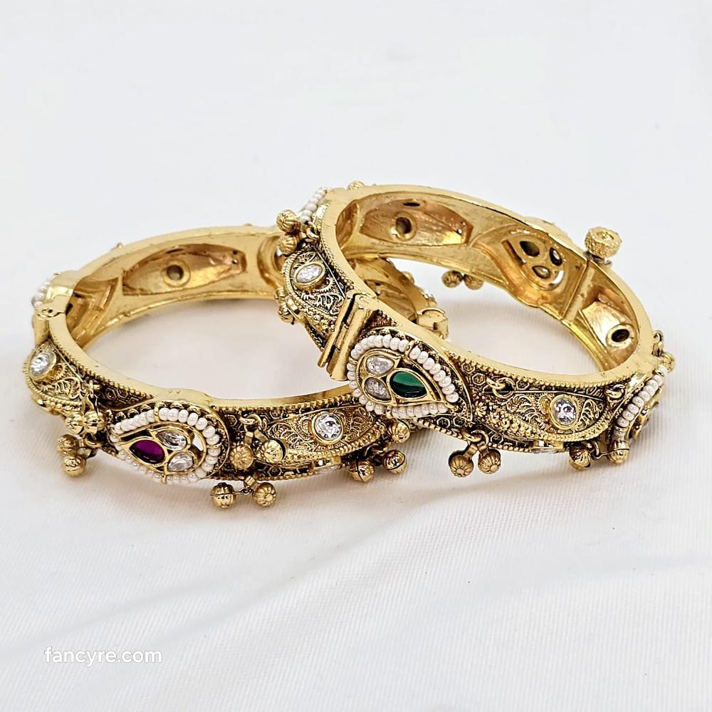 The Ridhima Rajwadi Bangle