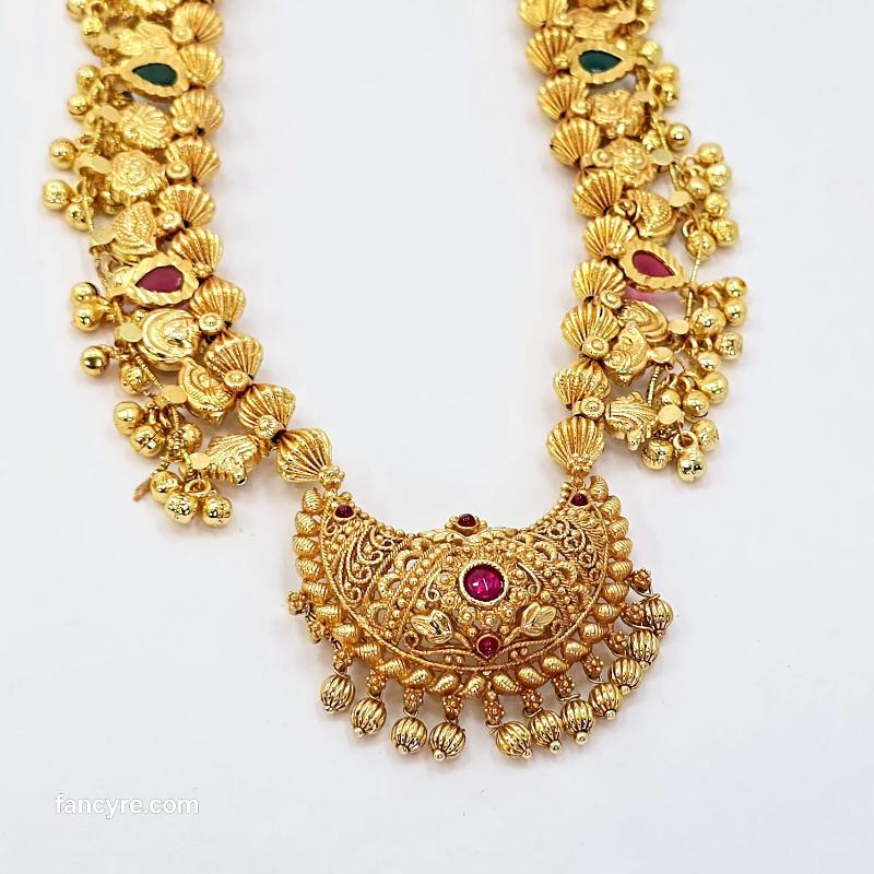 The Ojasvi Antique Goldforming Saaj