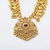 The Ashwika Antique Goldforming Saaj