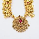 The Pankaja Antique Goldforming Saaj