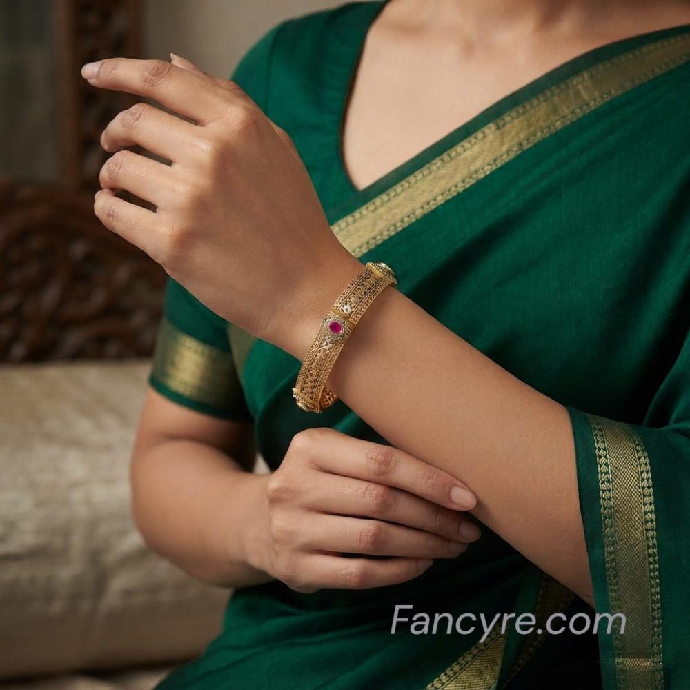 The Minal Rajwadi Bangle