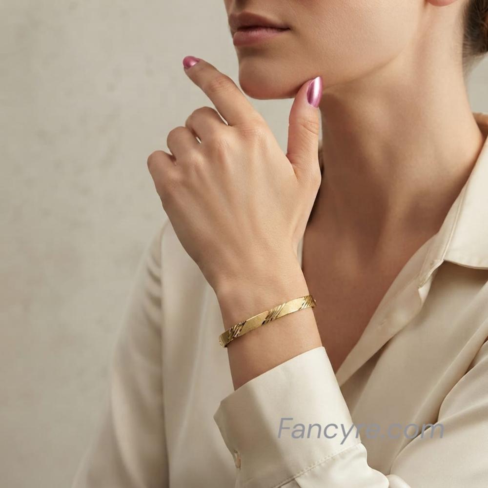 The Nolan Yellowgold A.D Bracelet