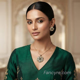 The Serafina Yellowgold A.D Pendant Earring