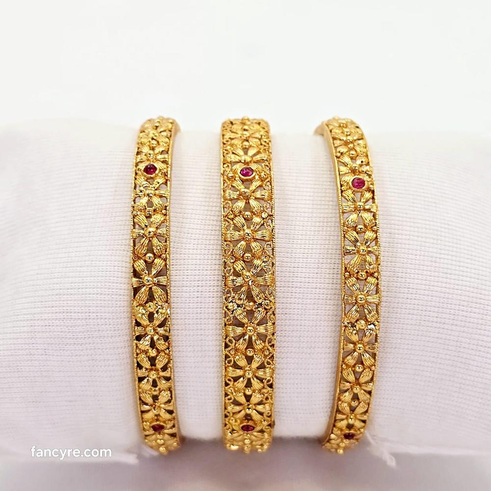 The Bhakti Antique Goldforming Bangle