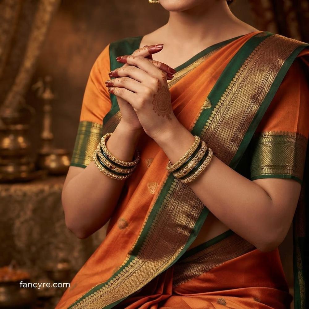 The Disha Antique Goldforming Bangle