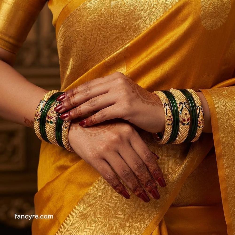 The Malika Antique Goldforming Bangle