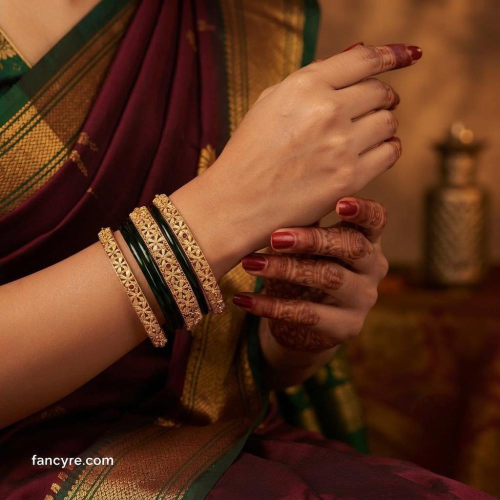 The Bhakti Antique Goldforming Bangle