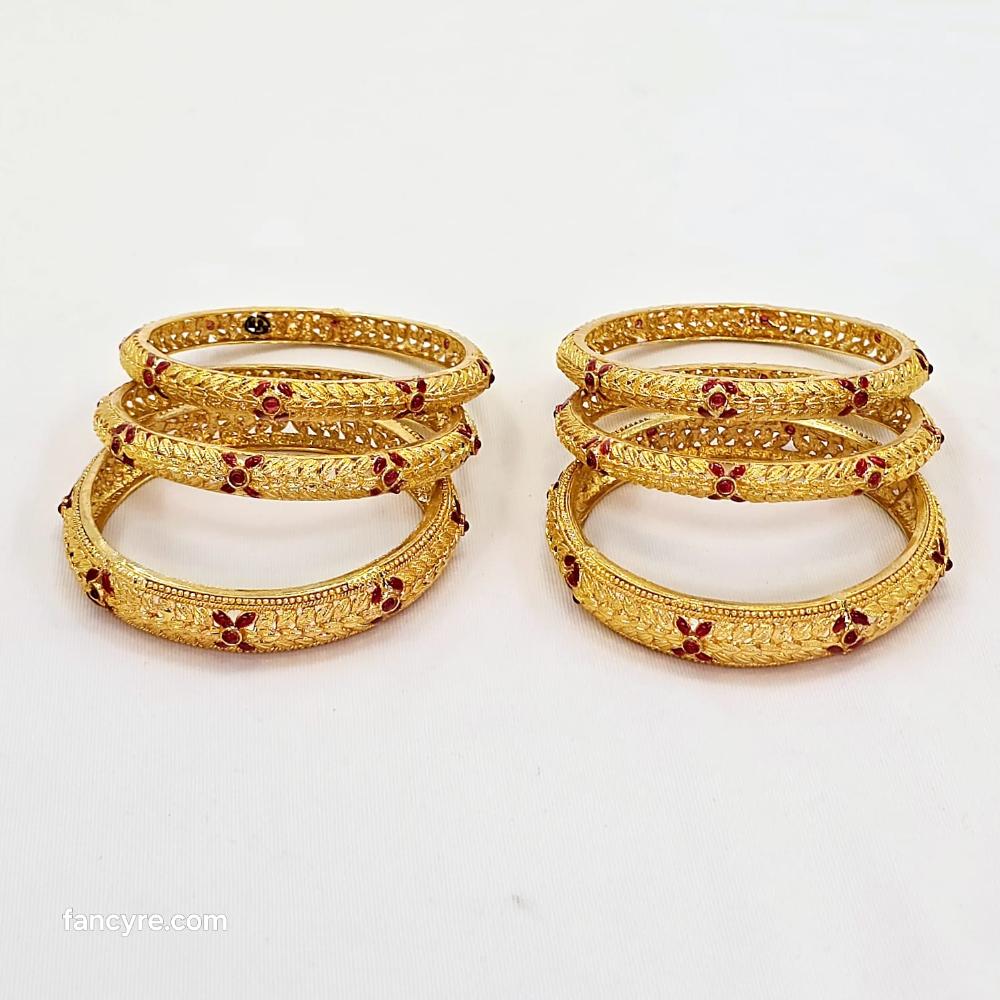 The Dhriti Antique Goldforming Bangle