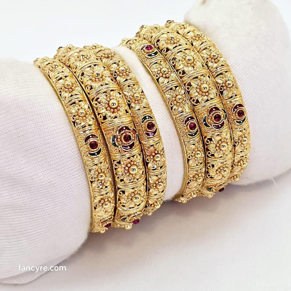 The Rambha Antique Goldforming Bangle