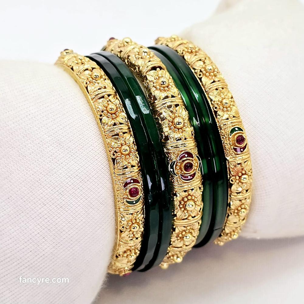 The Rambha Antique Goldforming Bangle