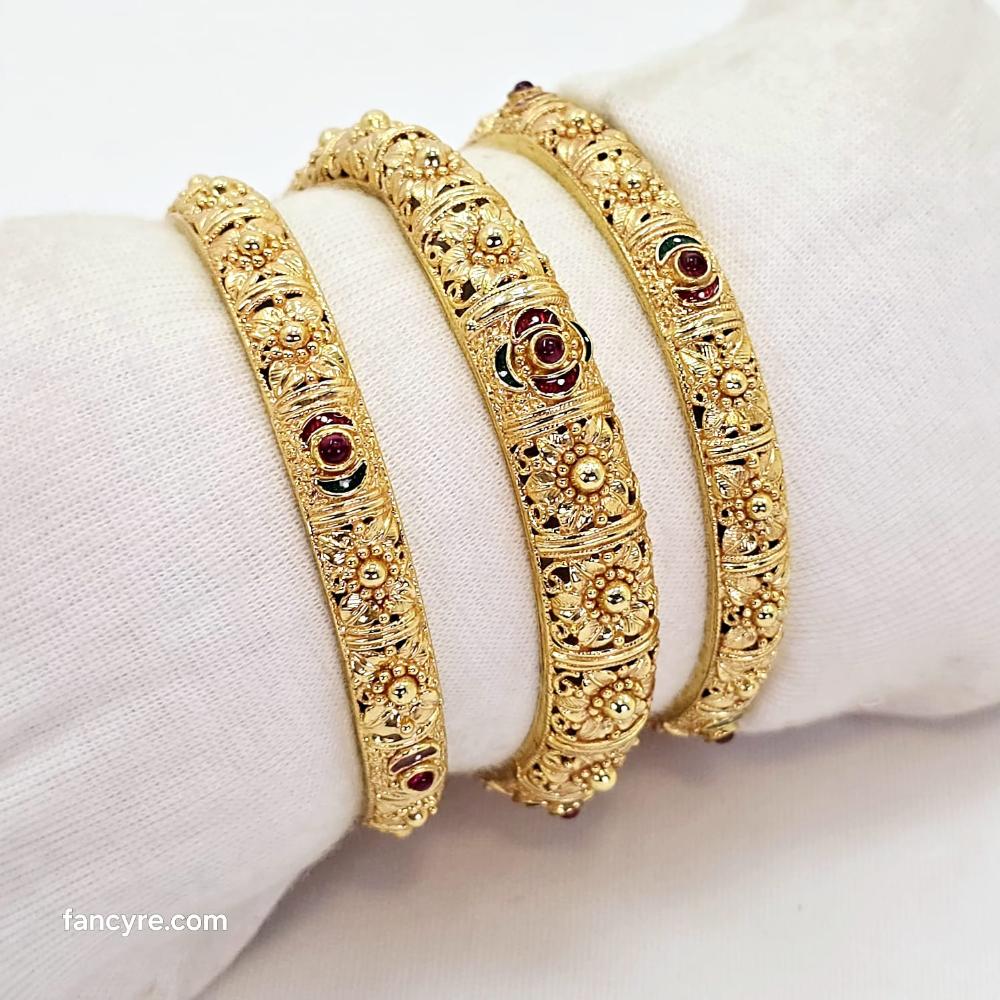 The Rambha Antique Goldforming Bangle