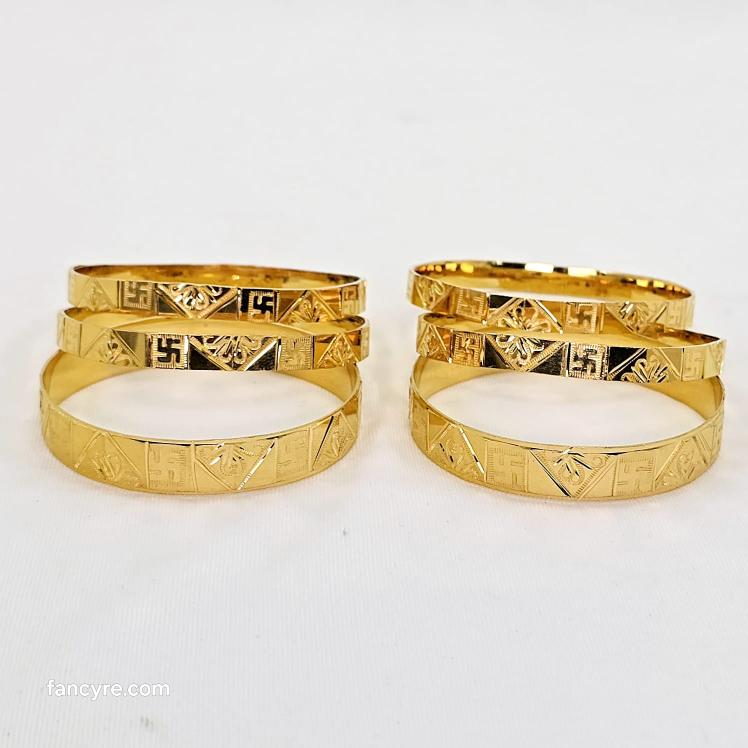 The Yogini Goldforming Bangle