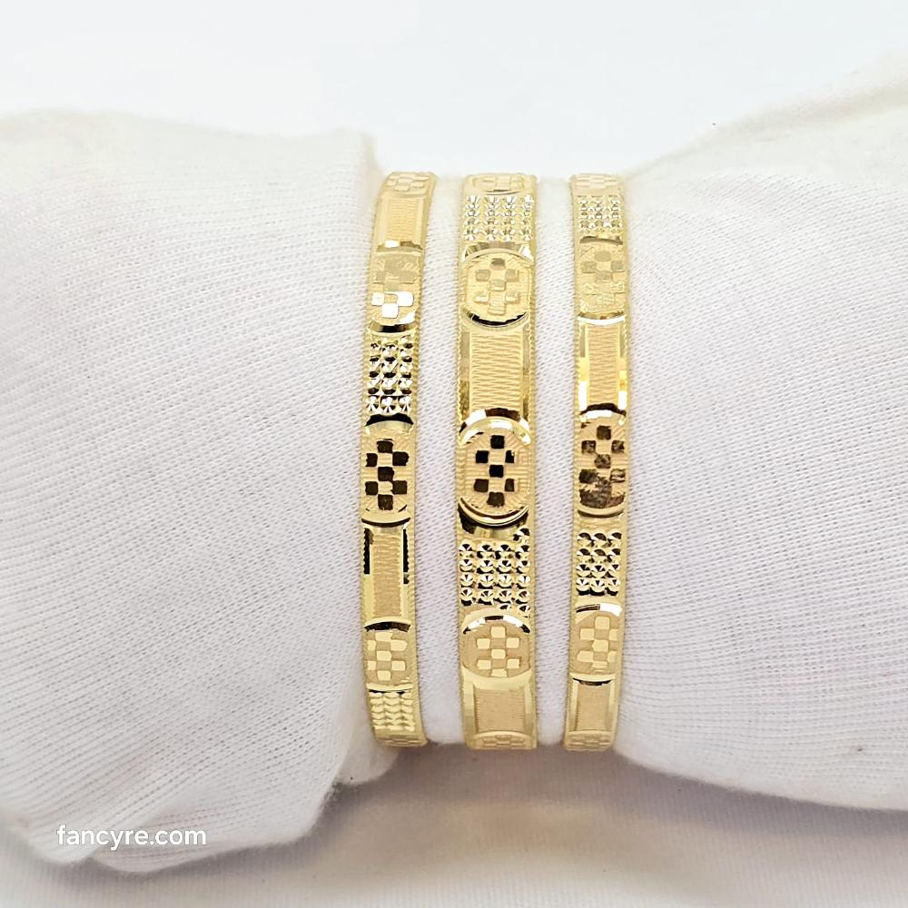 The Upasna Goldforming Bangle