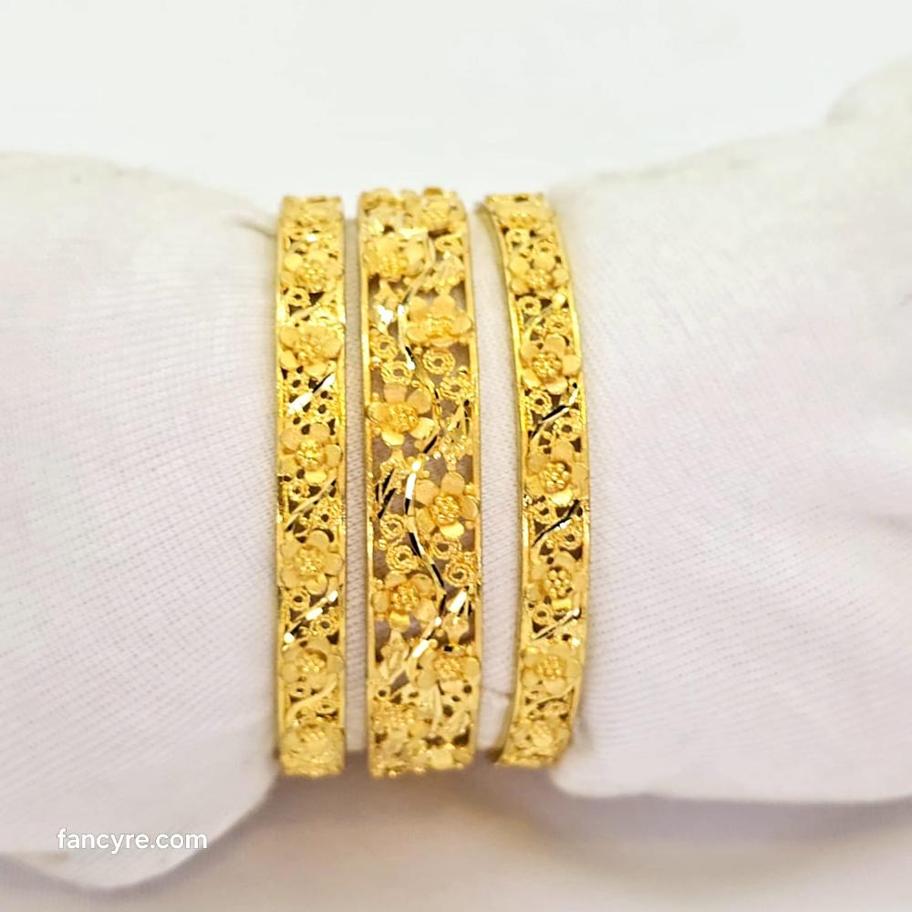 The Vidisha Goldforming Bangle