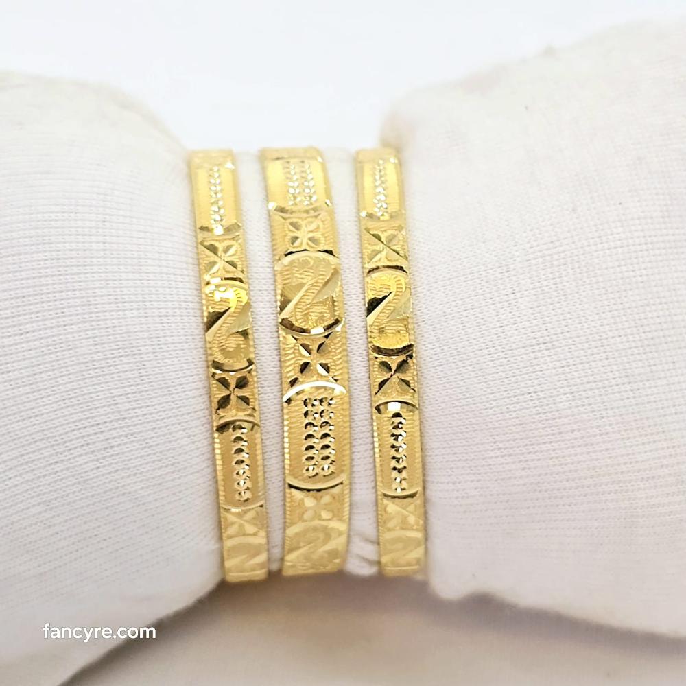 The Urmi Goldforming Bangle
