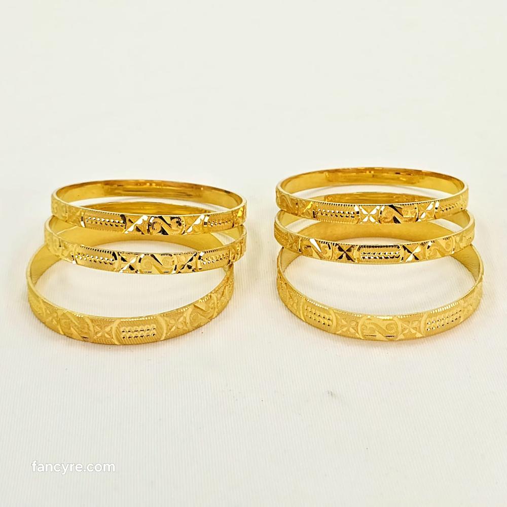 The Urmi Goldforming Bangle