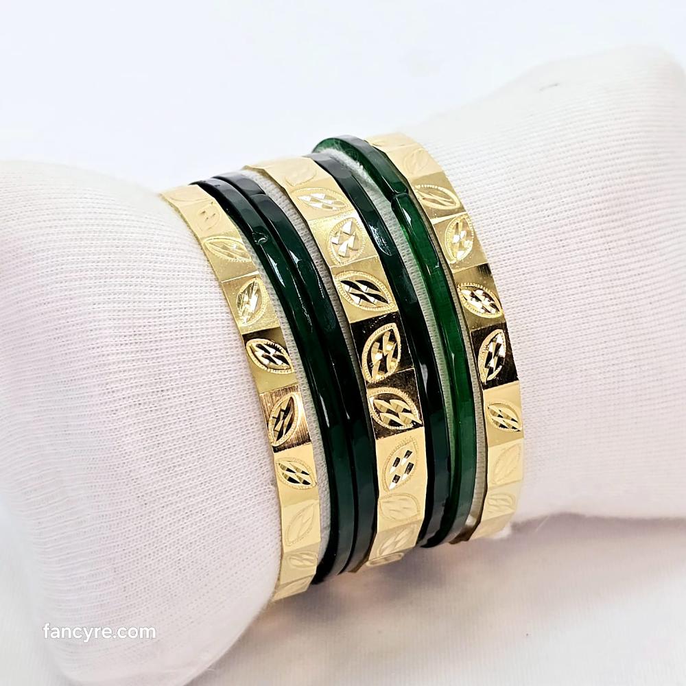 The Yuvika Goldforming Bangle