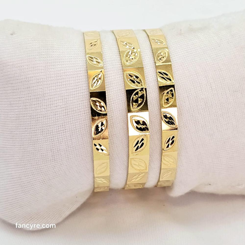 The Yuvika Goldforming Bangle