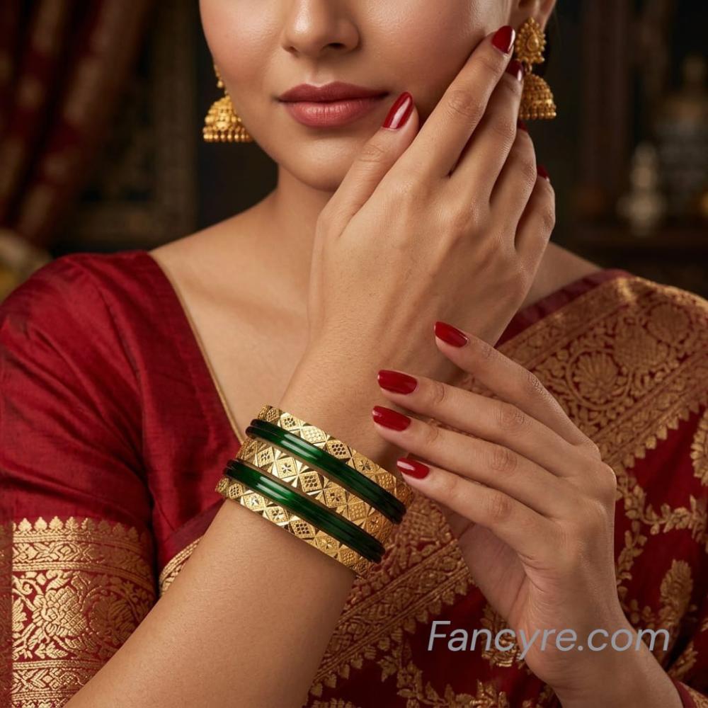 The Ujas Goldforming Bangle