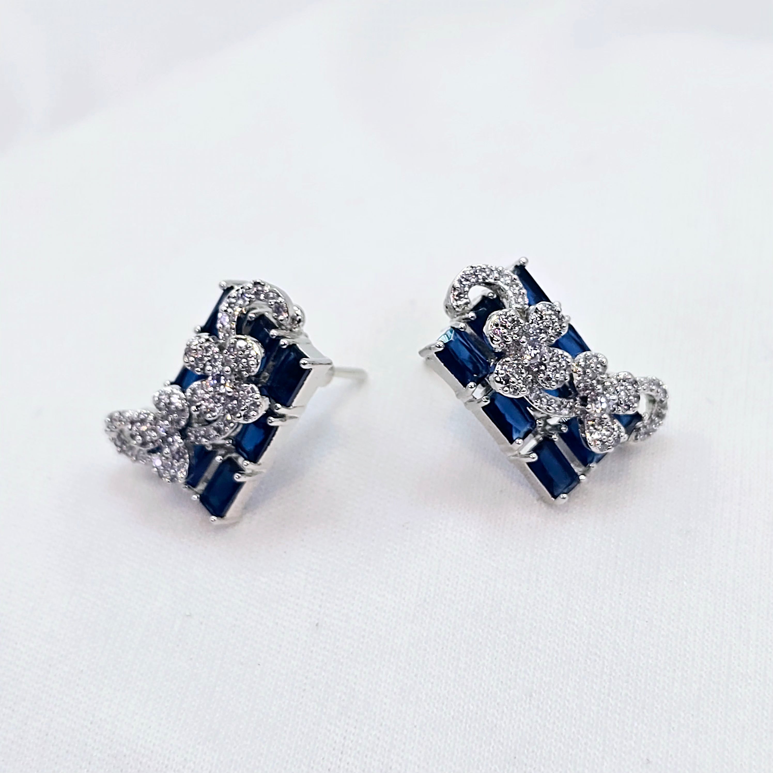 The Natalie Whitegold A.D Pendant Earring