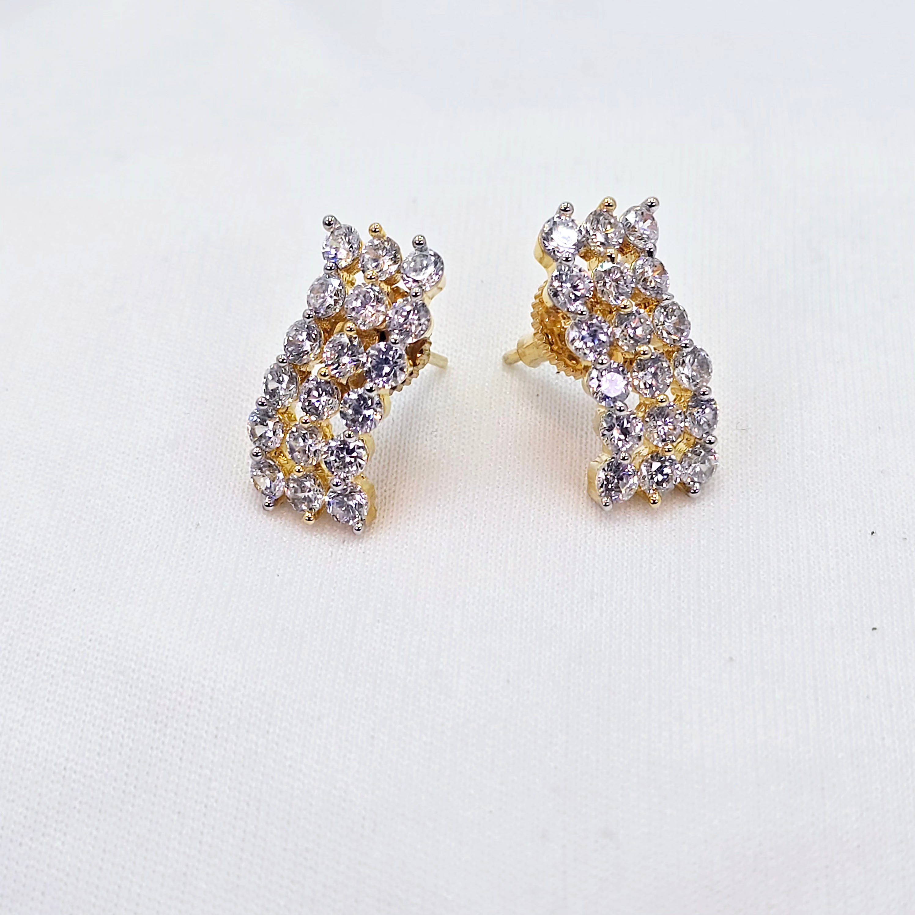 The Maria Yellowgold A.D Pendant Earring