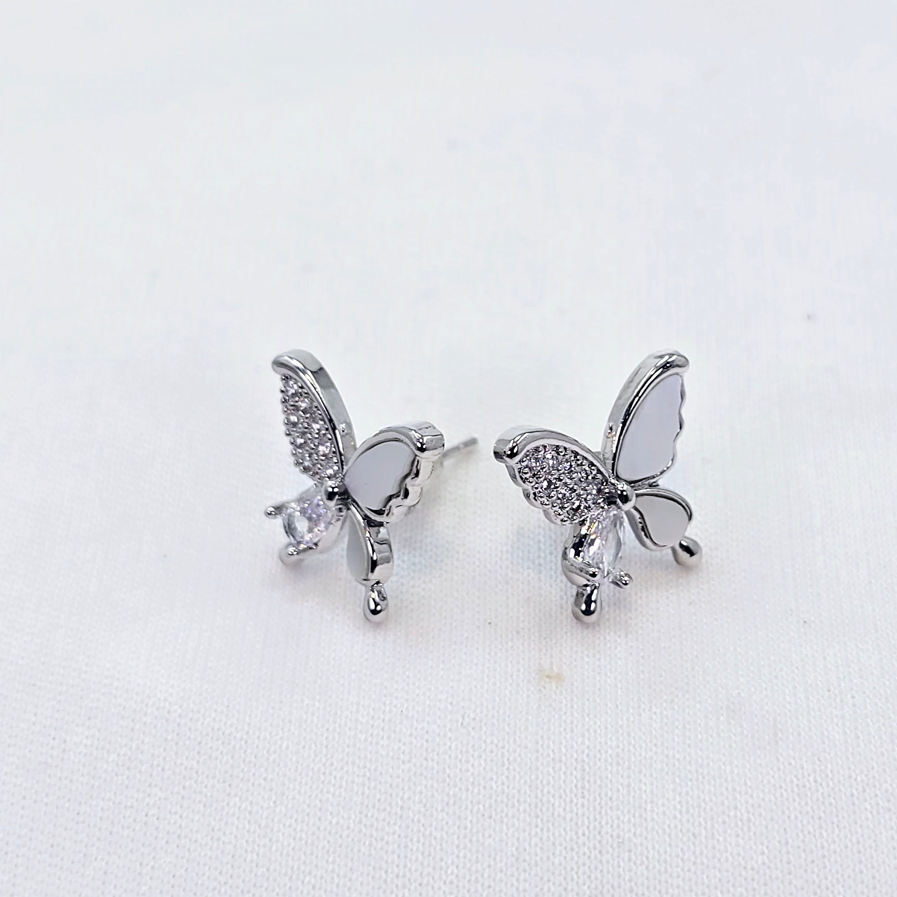 The Grace Whitegold A.D Pendant Earring Set