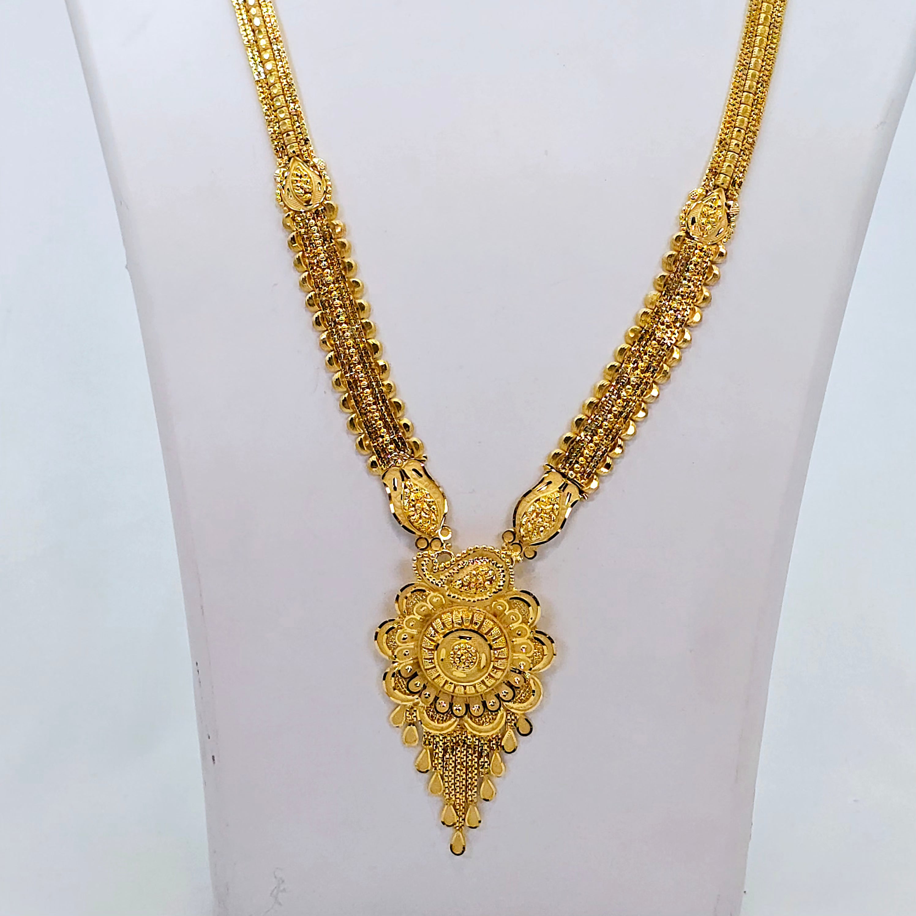 The Kusum Goldforming Long Necklace