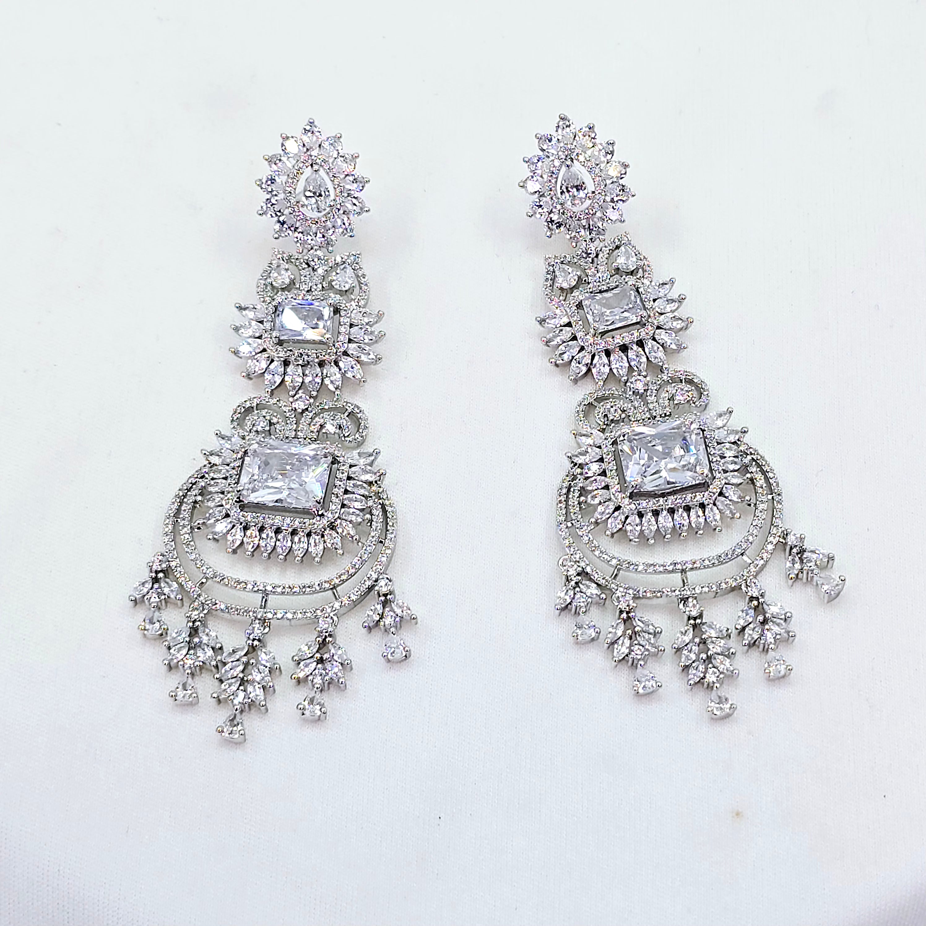 The Renata Whitegold A.D Earring