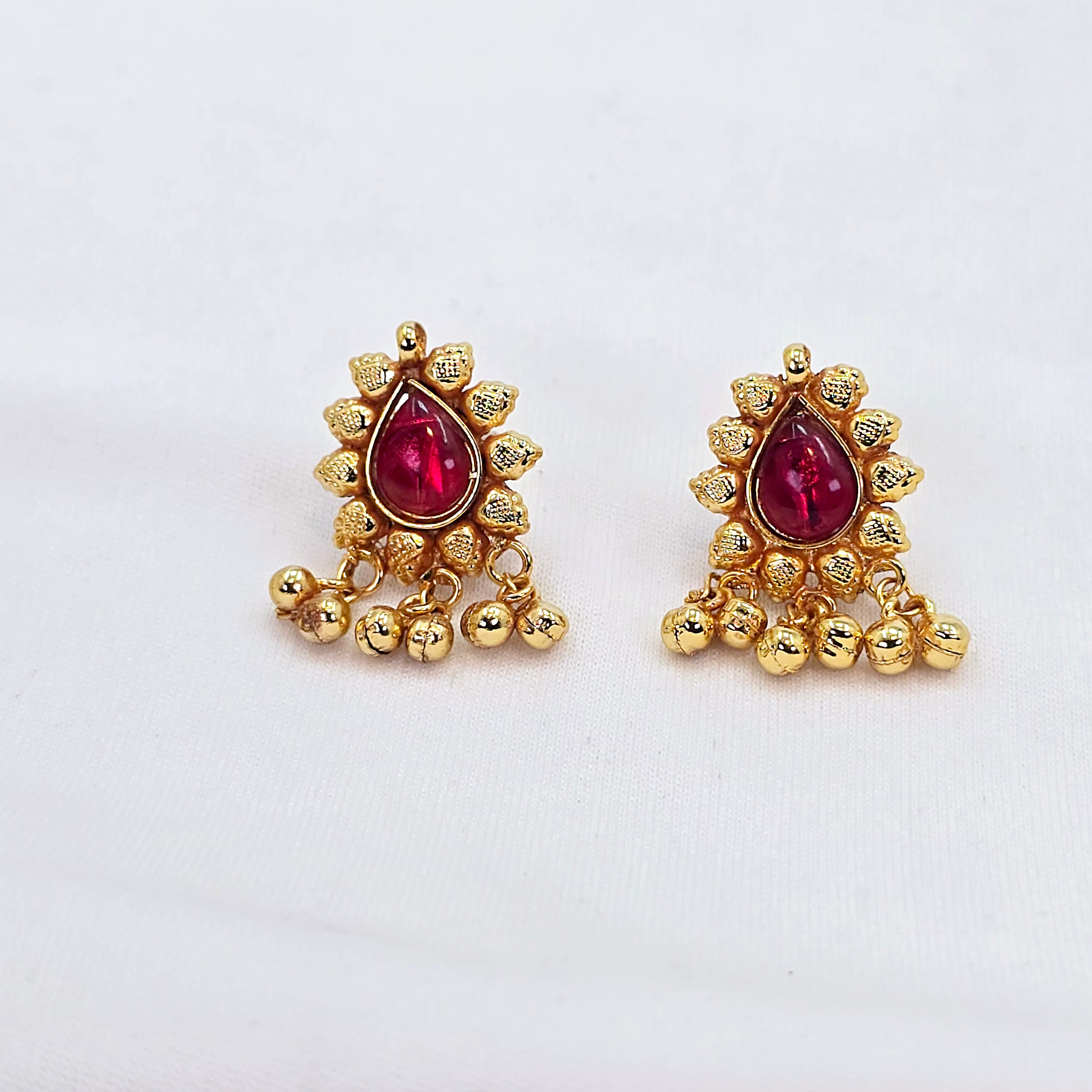 The Ramya Antique Goldforming Saaj