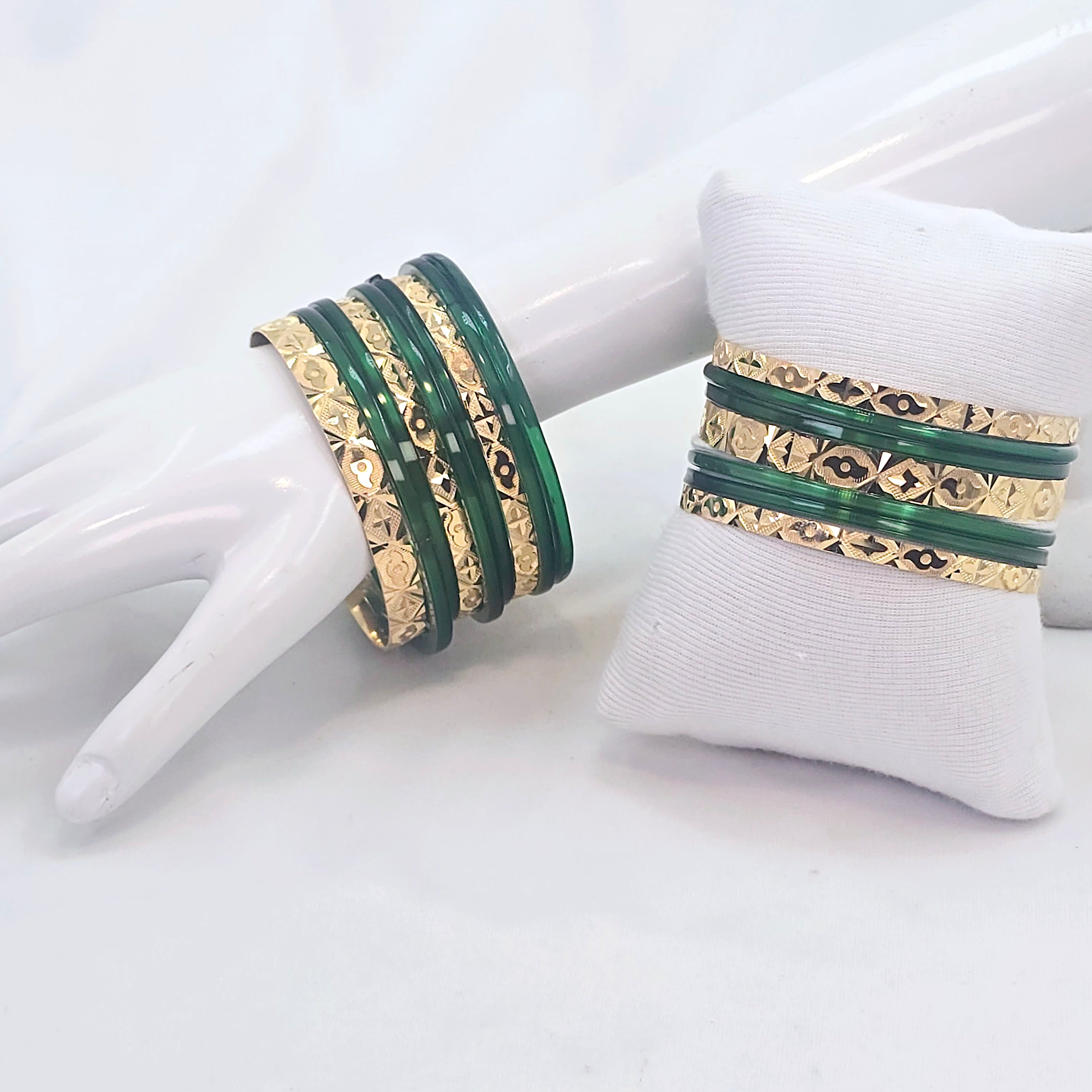 The Nilu Goldforming Bangle
