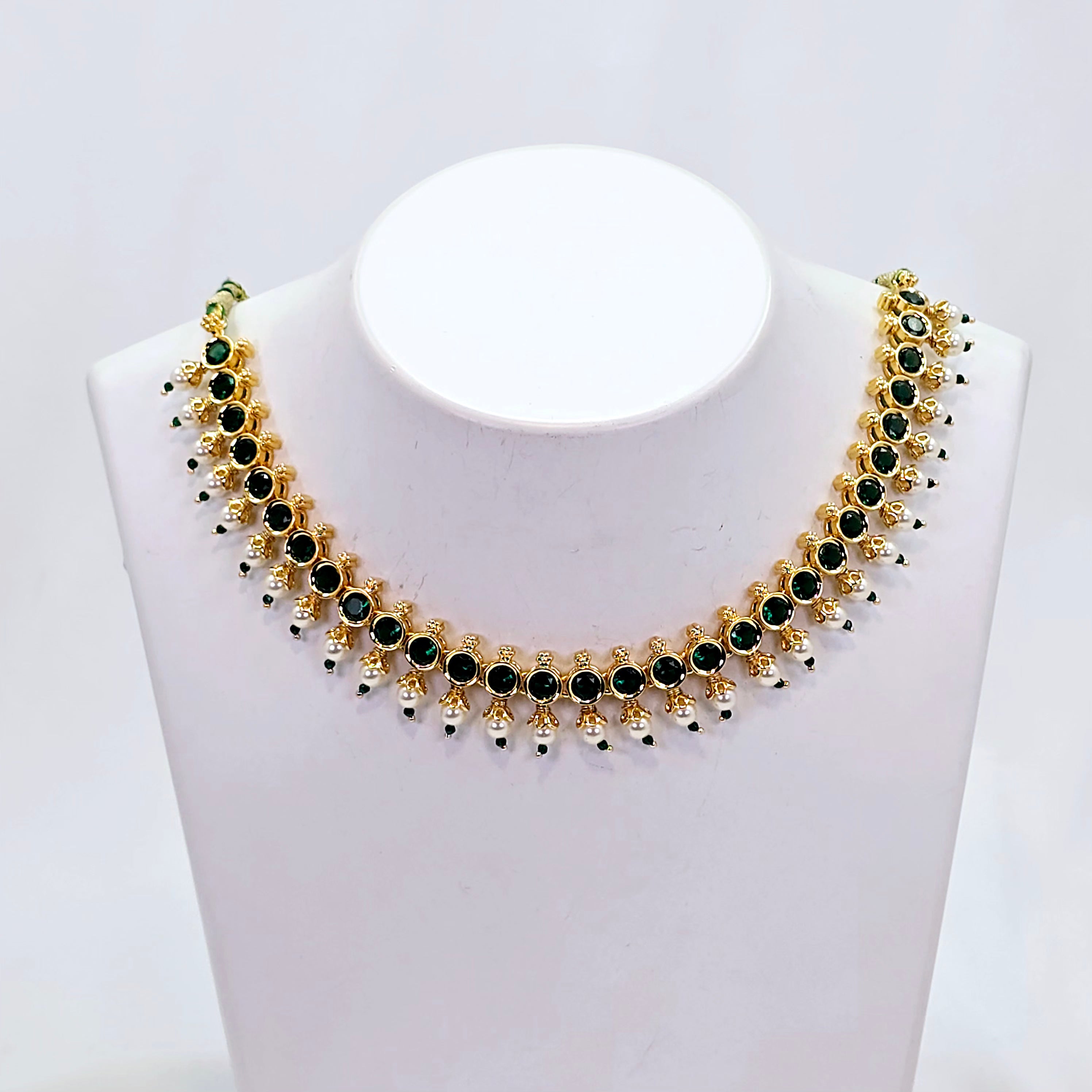 The Ishani Moti Necklace