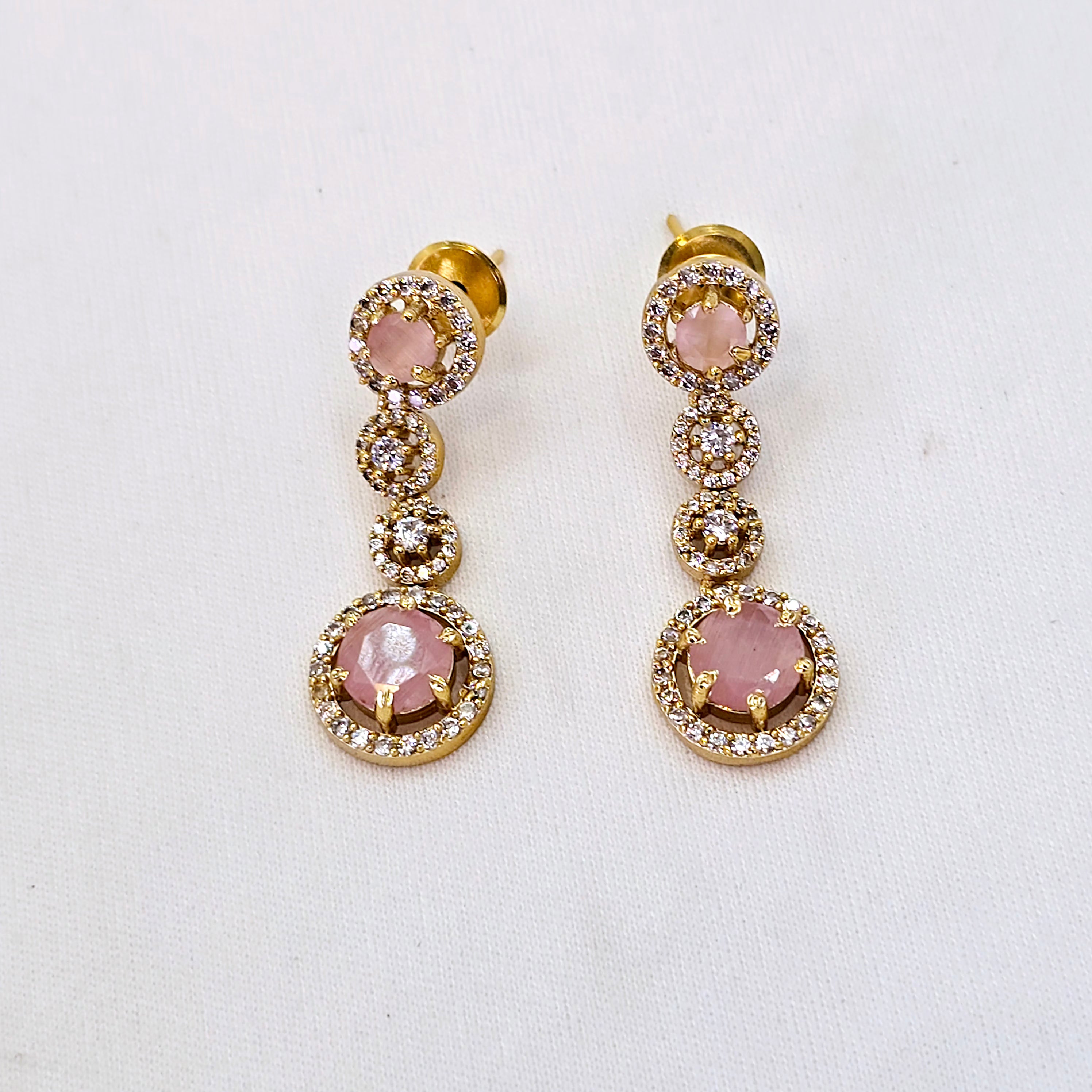 The Agraja Kempu Pendant Earring Set