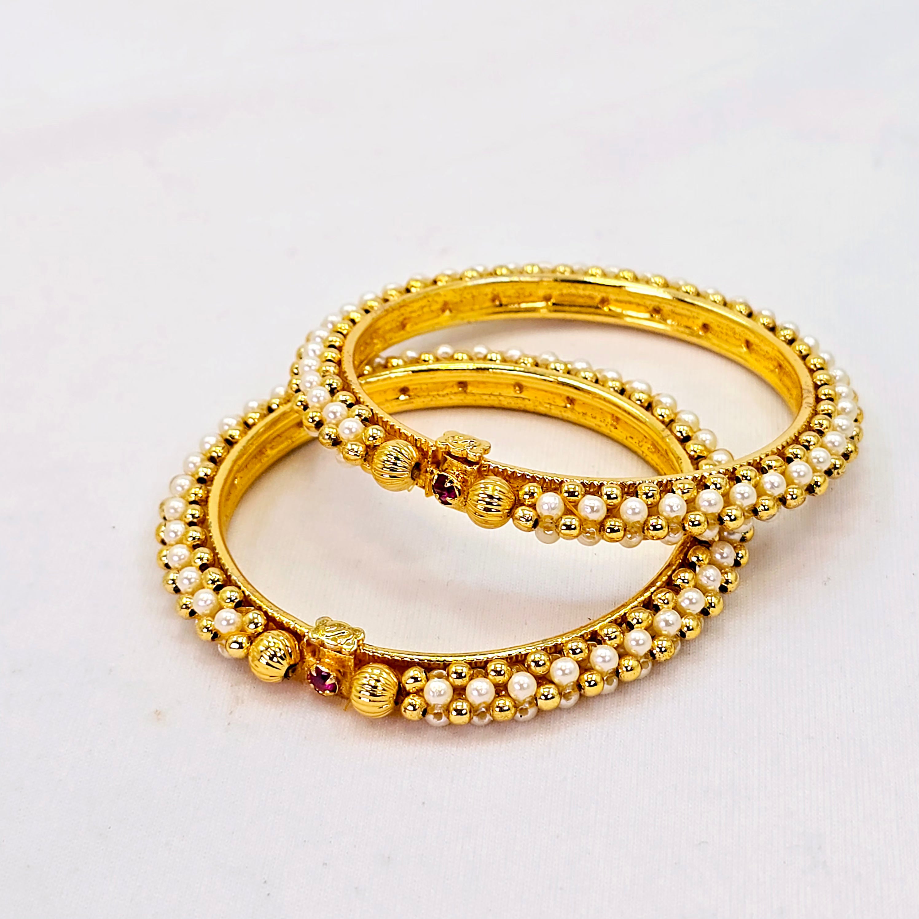 The Dhvani Moti Bangle