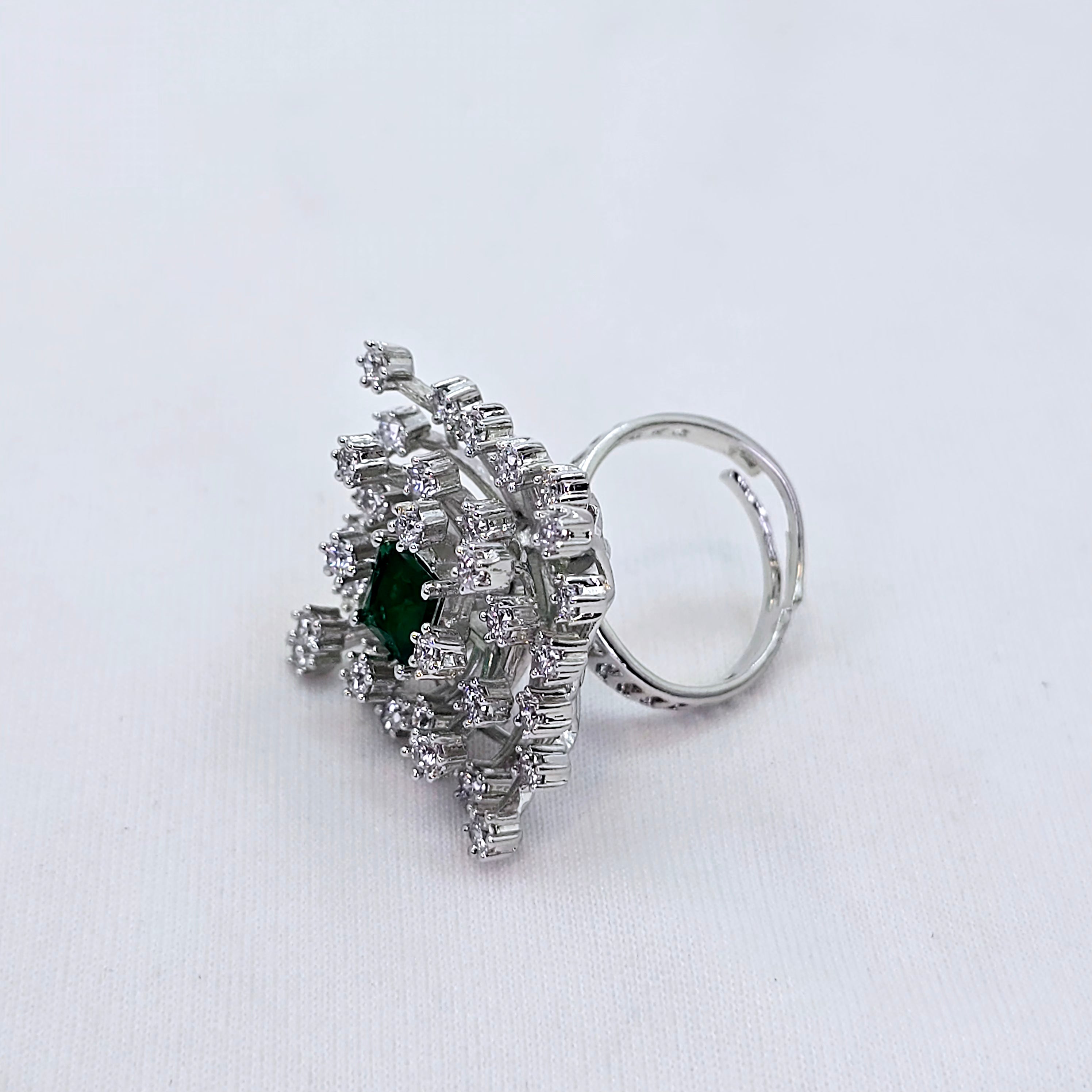 The Ember Whitegold A.D Ring