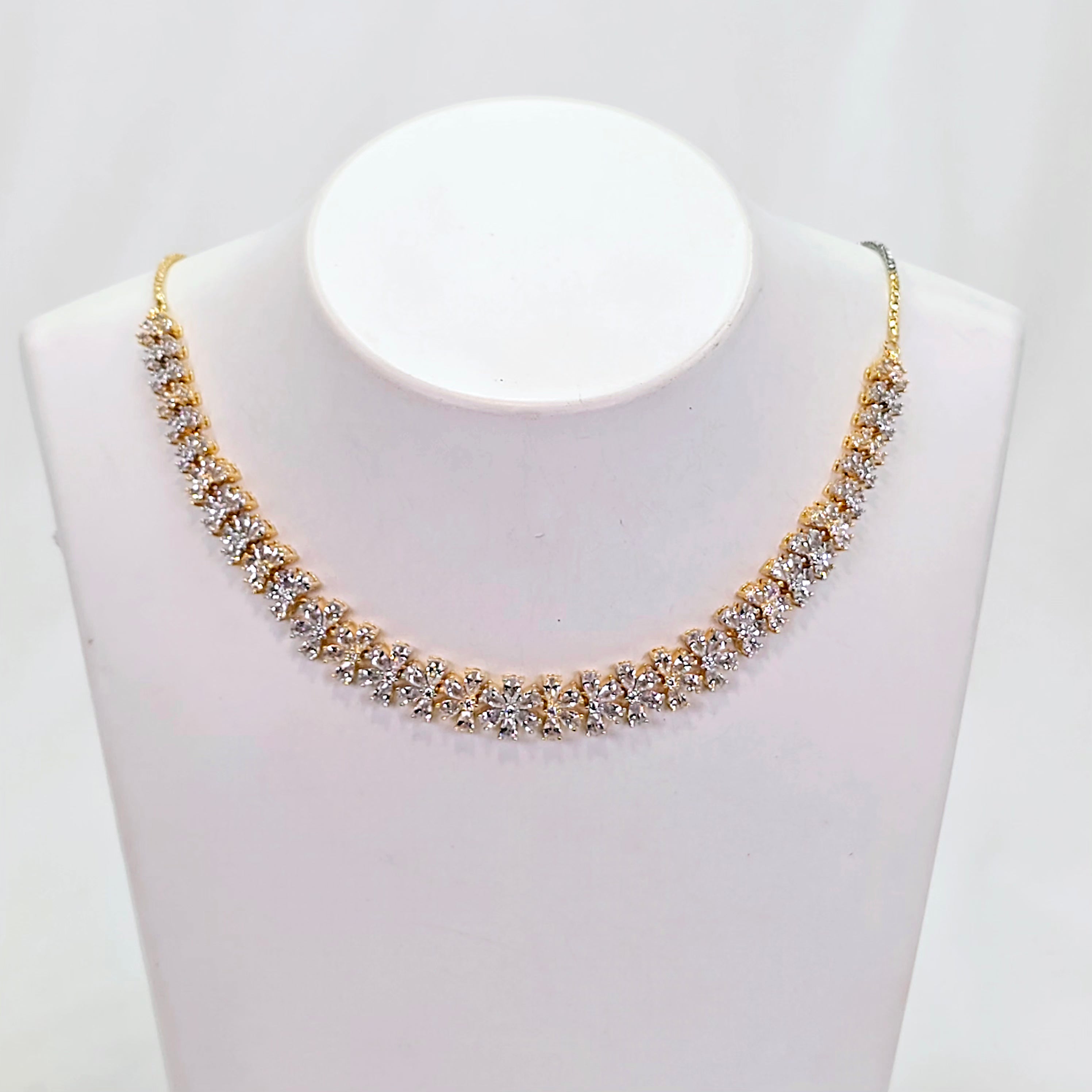 The Eliana Yellowgold A.D Necklace