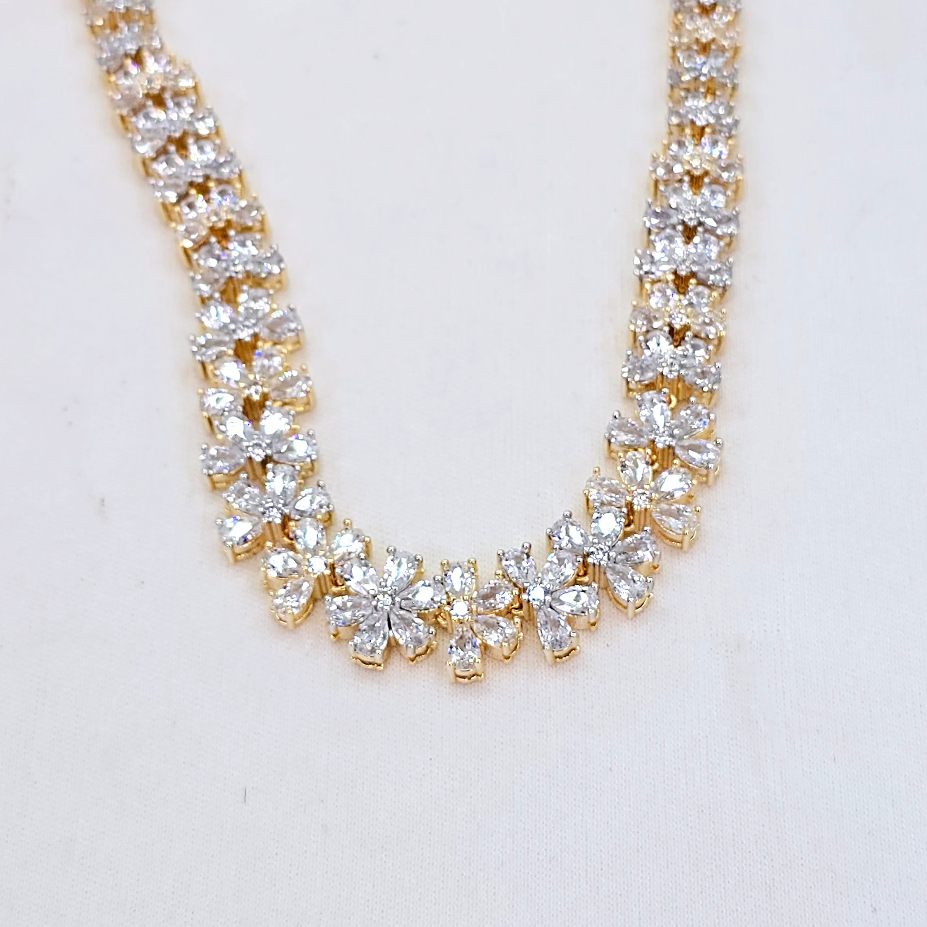 The Eliana Yellowgold A.D Necklace