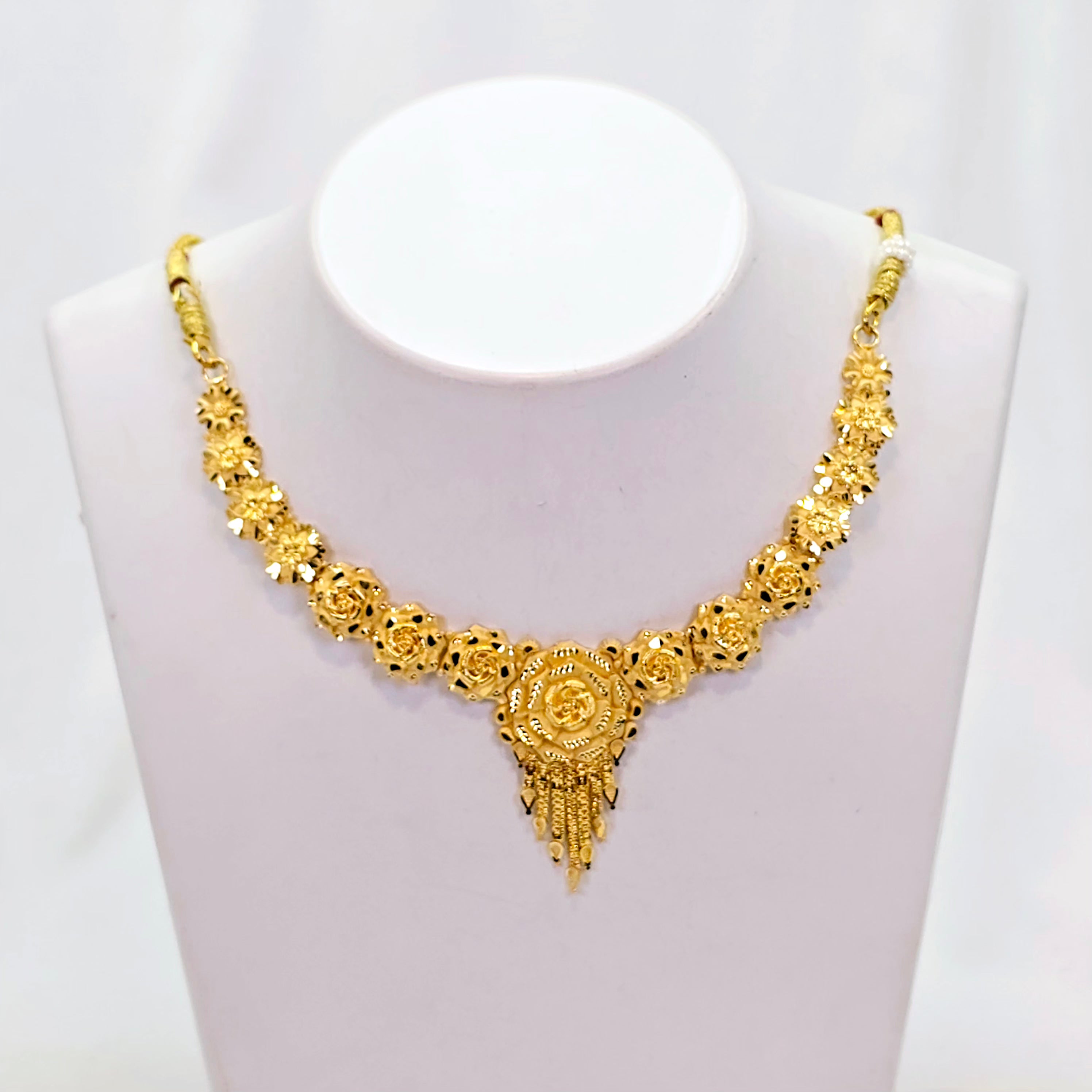 The Rugdhi Goldforming Necklace