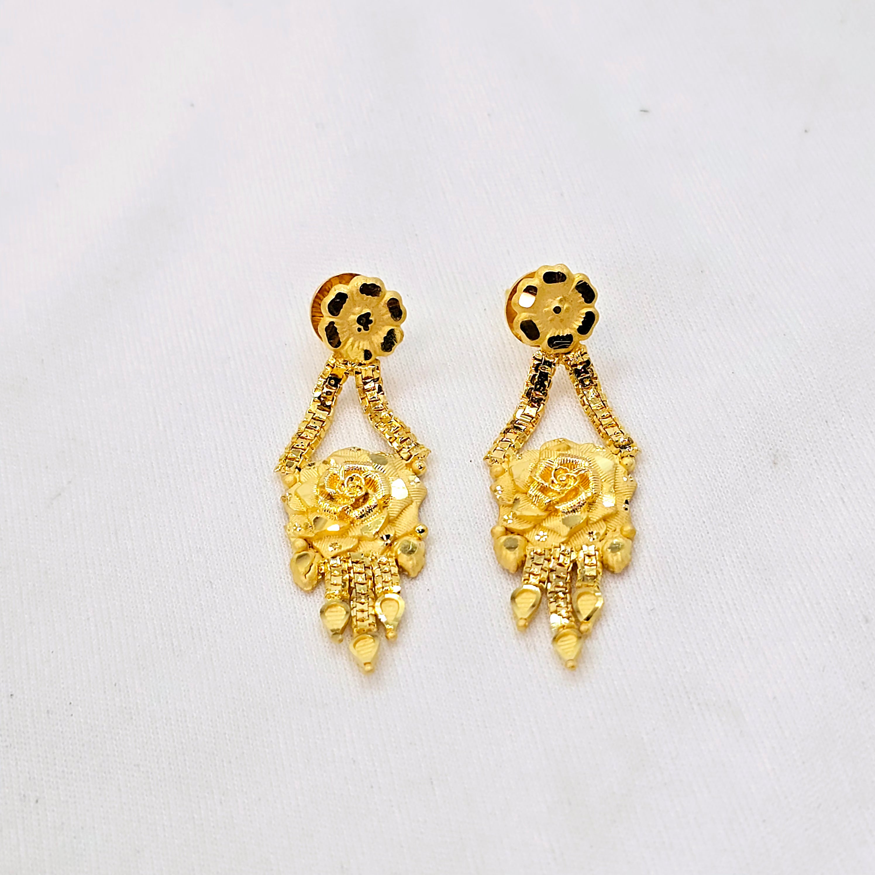 The Rugdhi Goldforming Necklace